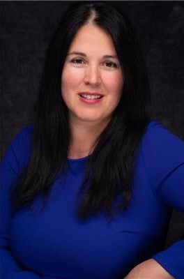 Portrait of Nicoleta Kallo, Associate Broker.