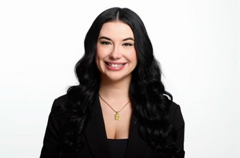 Portrait of Hannah Mowat, Associate.